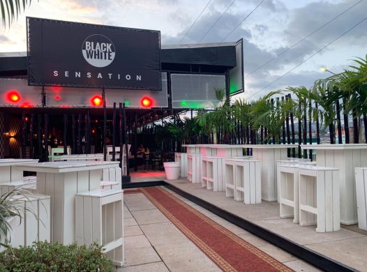 BLACK-AND-WHITE-Yoooper-Cameroon